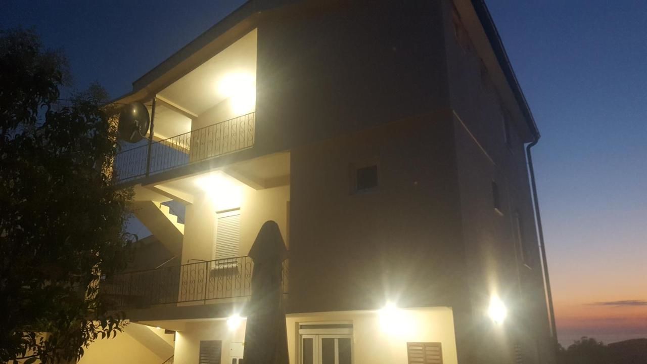 Апартаменты Apartments Diva Добра-Вода-23